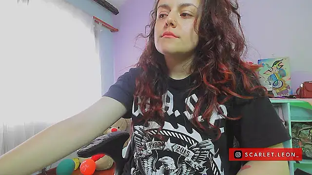 Scarletleon77 online show from 12.05.24