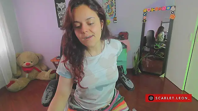 Scarletleon77 online show from 02.21.25