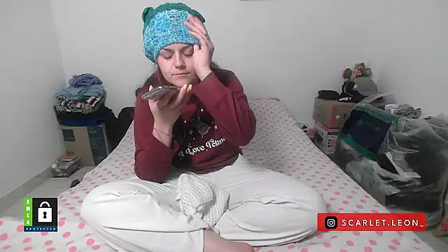 Scarletleon77 online show from 10.20.25