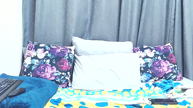 HotSmallTitsXXX online show from 03.22.25