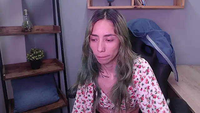 Snapshot of Erika_Stevens chatting on 11.20.25 Erika Stevens online show from 11.20.25