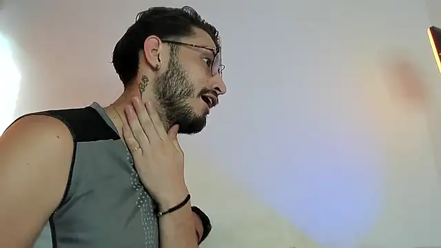 Snapshot of axel_giracr chatting on 01.12.25 axel giracr online show from 01.12.25