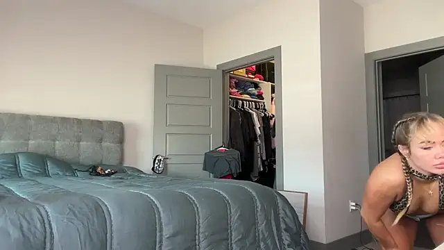 ElenaErickson online show from 03.17.25