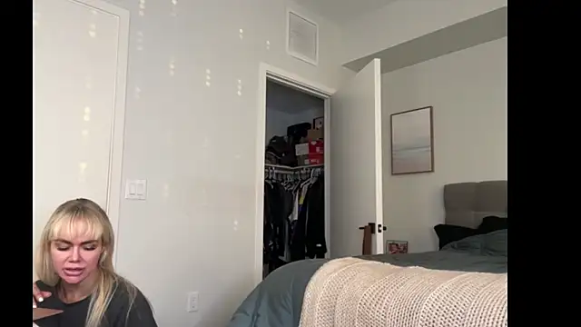 ElenaErickson online show from 04.12.26