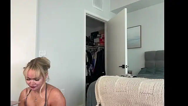 Snapshot of ElenaErickson chatting on 05.06.26 ElenaErickson online show from 05.06.26