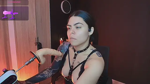 Snapshot of _WednesdayFriday_ chatting on 11.12.25 WednesdayFriday online show from 11.12.25