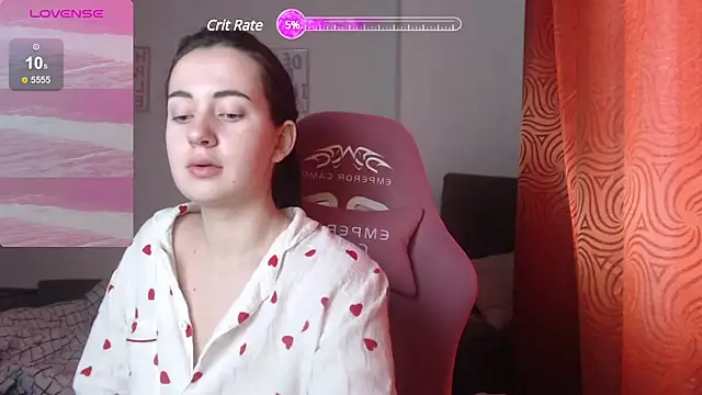 Snapshot of SweetieKendl chatting on 02.26.25 SweetieKendl online show from 02.26.25