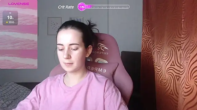 Snapshot of SweetieKendl chatting on 02.27.25 SweetieKendl online show from 02.27.25