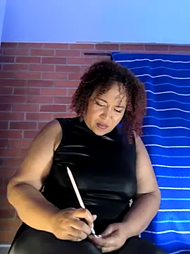 Snapshot of debboraWagner chatting on 02.07.25 debboraWagner online show from 02.07.25