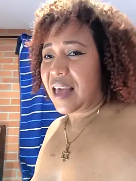 Snapshot of debboraWagner chatting on 02.12.25 debboraWagner online show from 02.12.25