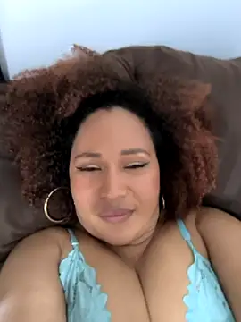 Snapshot of debboraWagner chatting on 03.08.25 debboraWagner online show from 03.08.25