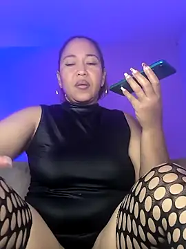 Snapshot of debboraWagner chatting on 10.18.25 debboraWagner online show from 10.18.25