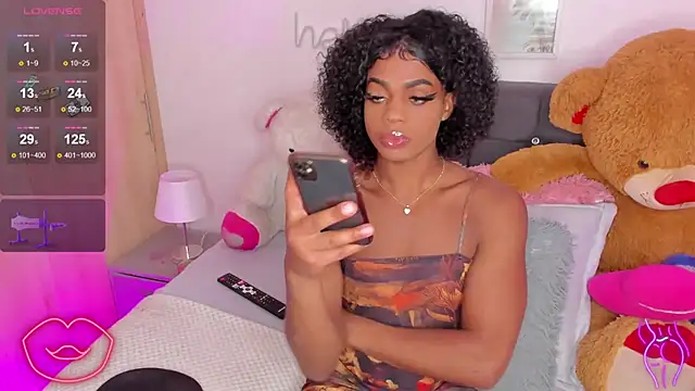 Snapshot of Tayssa_Maravilh chatting on 11.12.25 Tayssa Maravilh online show from 11.12.25