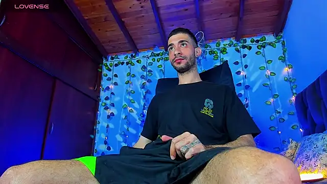 Snapshot of Your__hero1 chatting on 03.07.25 Your hero1 online show from 03.07.25