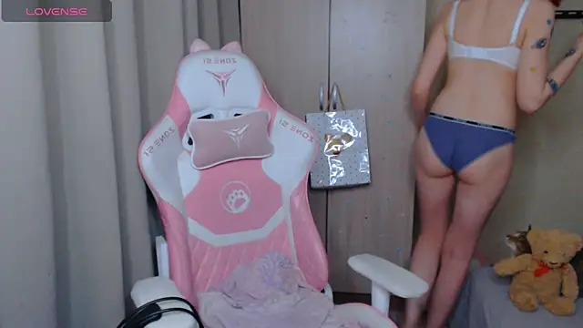 Snapshot of LeahGottty chatting on 10.09.25 LeahGottty online show from 10.09.25