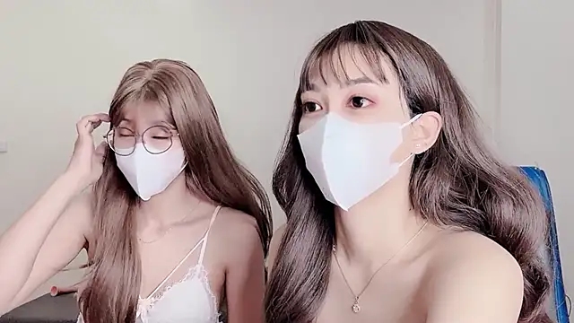 Snapshot of Mono-Stewardesss chatting on 03.01.25 Mono-Stewardesss online show from 03.01.25