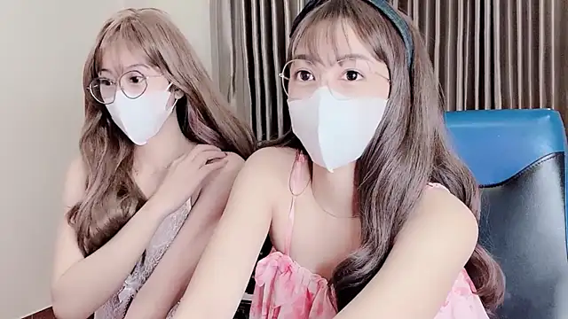 Snapshot of Mono-Stewardesss chatting on 03.01.25 Mono-Stewardesss online show from 03.01.25