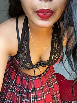 Snapshot of Sexy-Varsha chatting on 12.04.24 Sexy-Varsha online show from 12.04.24