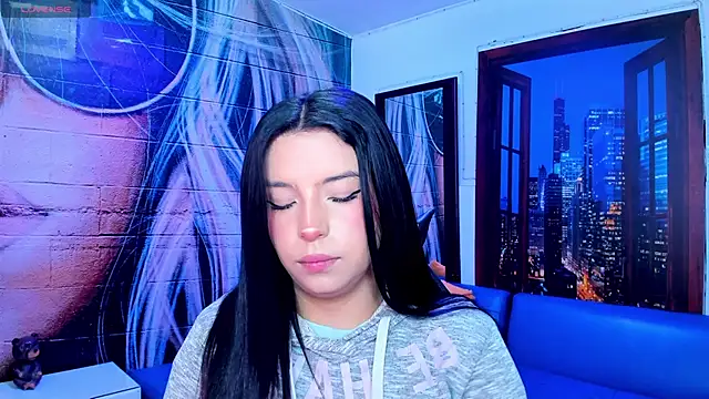 Snapshot of Small_naughty_ chatting on 01.04.25 Small naughty online show from 01.04.25