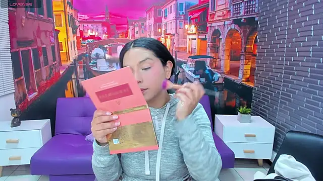 Snapshot of Small_naughty_ chatting on 11.11.25 Small naughty online show from 11.11.25