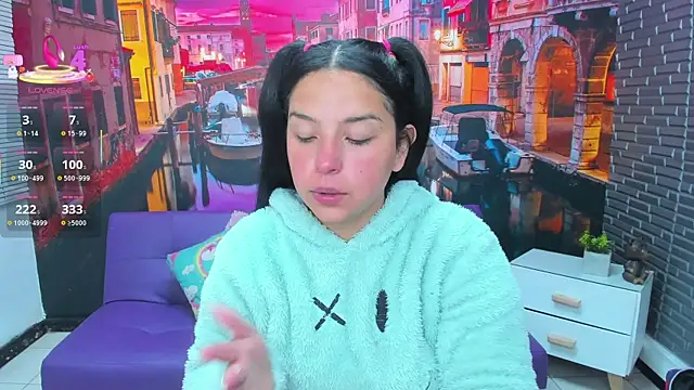 Snapshot of Small_naughty_ chatting on 12.04.25 Small naughty online show from 12.04.25