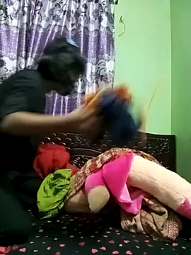 Snapshot of Anusri- chatting on 03.12.25 Anusri- online show from 03.12.25