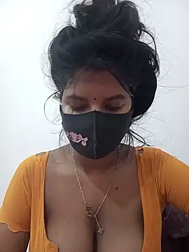 Snapshot of Anusri- chatting on 09.10.25 Anusri- online show from 09.10.25