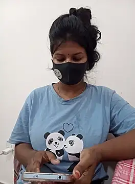 Snapshot of Anusri- chatting on 10.08.25 Anusri- online show from 10.08.25