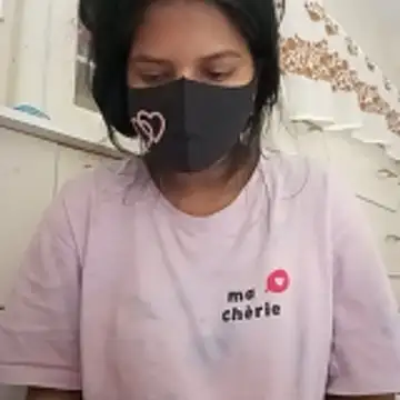 Snapshot of Anusri- chatting on 11.26.25 Anusri- online show from 11.26.25