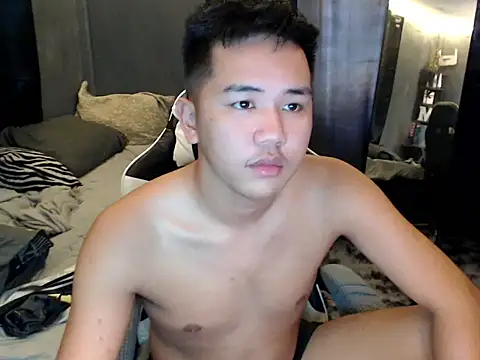 xgregor07 online show from 10.28.25