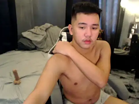 xgregor07 online show from 11.06.25