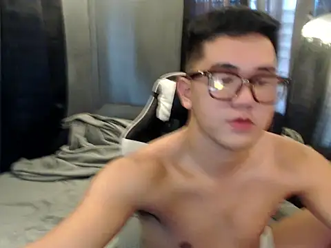 xgregor07 online show from 11.14.25