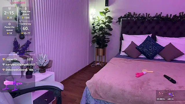 XtraHotX online show from 01.12.25