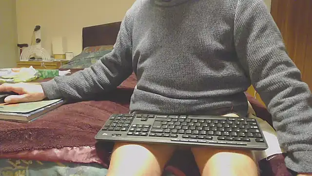 Snapshot of WaverlyKernow chatting on 12.12.24 WaverlyKernow online show from 12.12.24