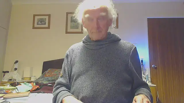 Snapshot of WaverlyKernow chatting on 12.12.24 WaverlyKernow online show from 12.12.24