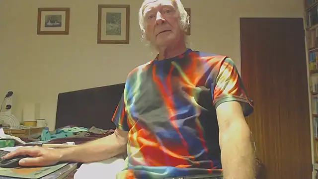 Snapshot of WaverlyKernow chatting on 12.22.24 WaverlyKernow online show from 12.22.24