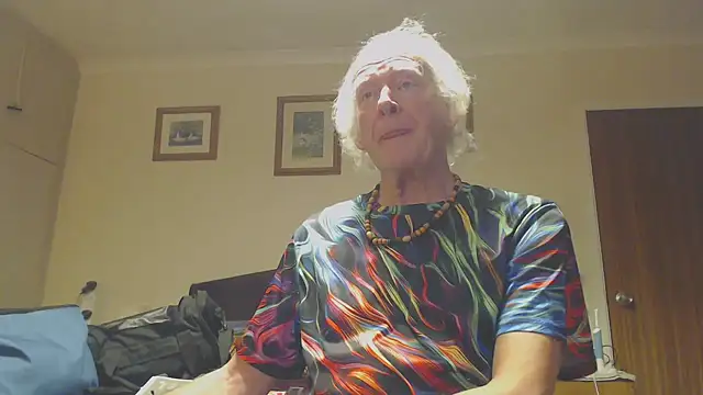 Snapshot of WaverlyKernow chatting on 12.27.24 WaverlyKernow online show from 12.27.24