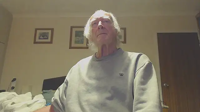 Snapshot of WaverlyKernow chatting on 12.31.24 WaverlyKernow online show from 12.31.24