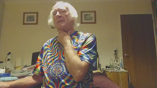 Snapshot of WaverlyKernow chatting on 01.15.25 WaverlyKernow online show from 01.15.25