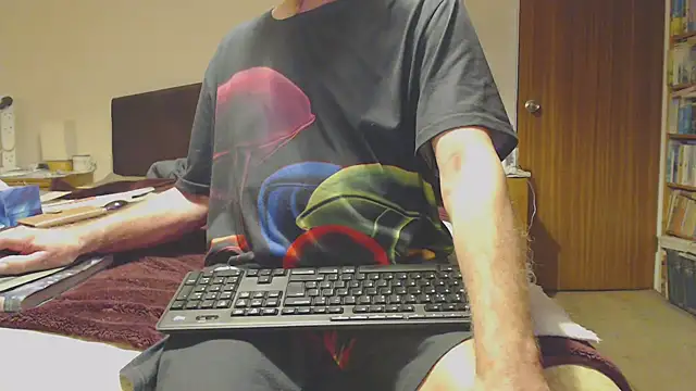 Snapshot of WaverlyKernow chatting on 01.29.25 WaverlyKernow online show from 01.29.25