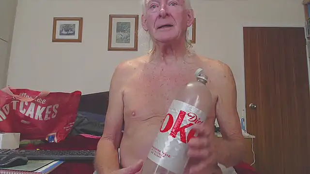 Snapshot of WaverlyKernow chatting on 09.24.25 WaverlyKernow online show from 09.24.25