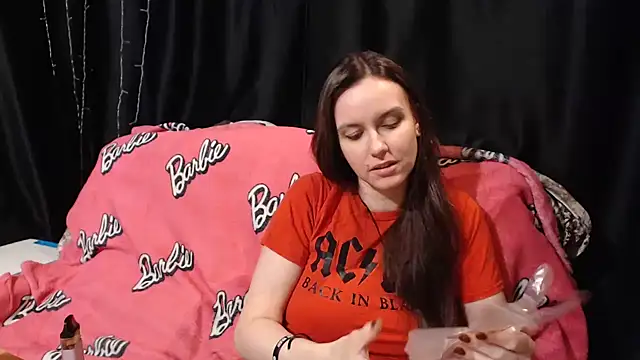 Snapshot of Milana69 chatting on 10.16.25 Milana69 online show from 10.16.25