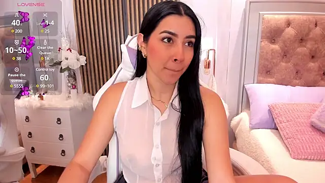 Charlotte Shelby online show from 01.18.25
