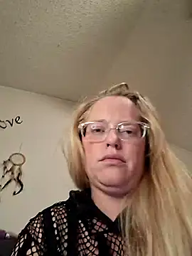 Snapshot of Toybox13_Pika chatting on 09.18.25 Toybox13 Pika online show from 09.18.25