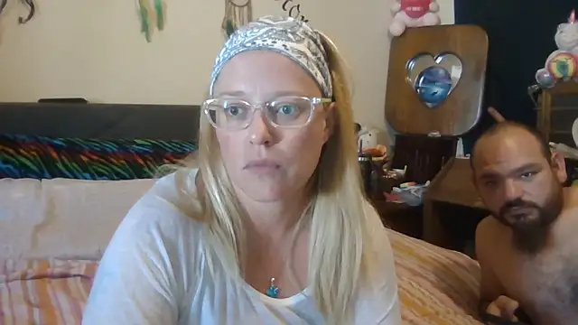 Snapshot of Toybox13_Pika chatting on 10.09.25 Toybox13 Pika online show from 10.09.25