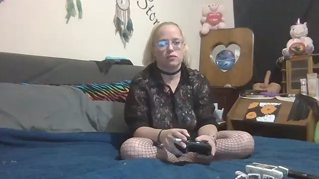 Snapshot of Toybox13_Pika chatting on 10.29.25 Toybox13 Pika online show from 10.29.25