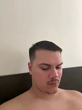 Snapshot of Cocoonefiree chatting on 02.20.25 Cocoonefiree online show from 02.20.25