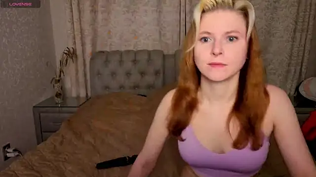 Snapshot of rocky_foxy chatting on 11.17.25 rocky foxy online show from 11.17.25