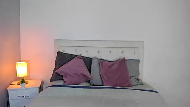 MELISSA ALVAREZ online show from 11.24.25