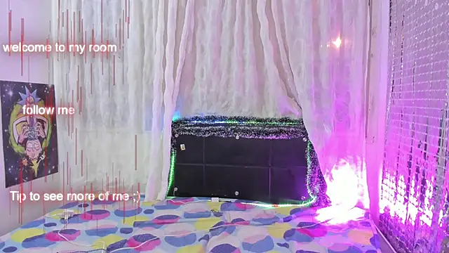 Snapshot of Megan_Miles02 chatting on 12.19.24 Megan Miles02 online show from 12.19.24